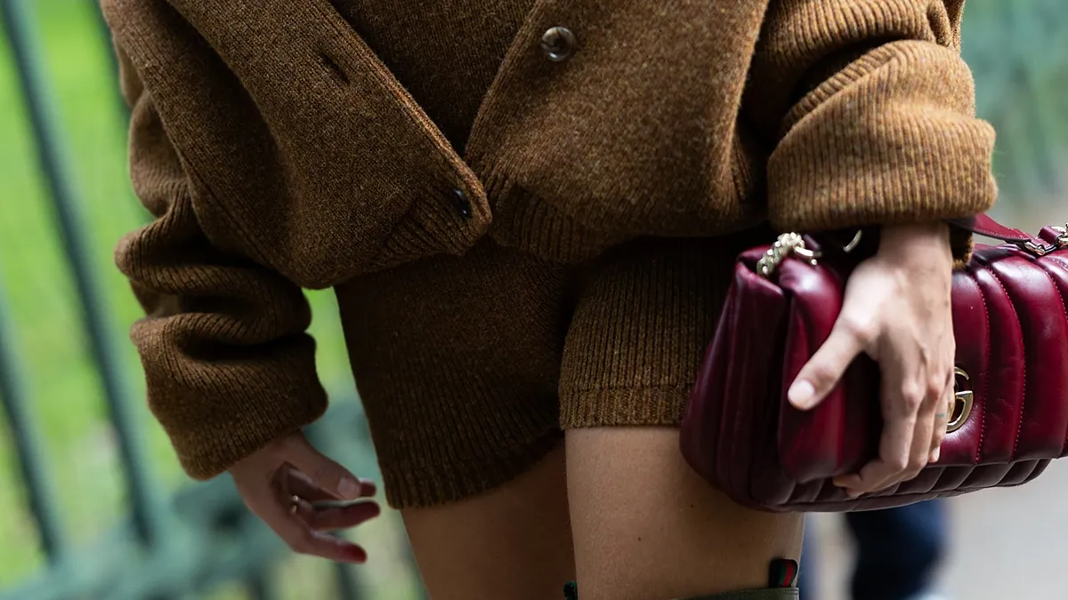 Por que esses 3 looks de street style causaram tanto debate na redação esta semana